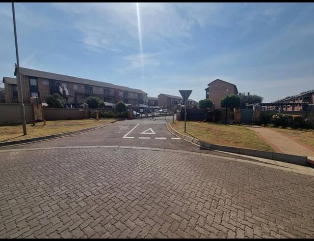 3 BEDROOM APARTMENT FOR SALE IN MONAVONI